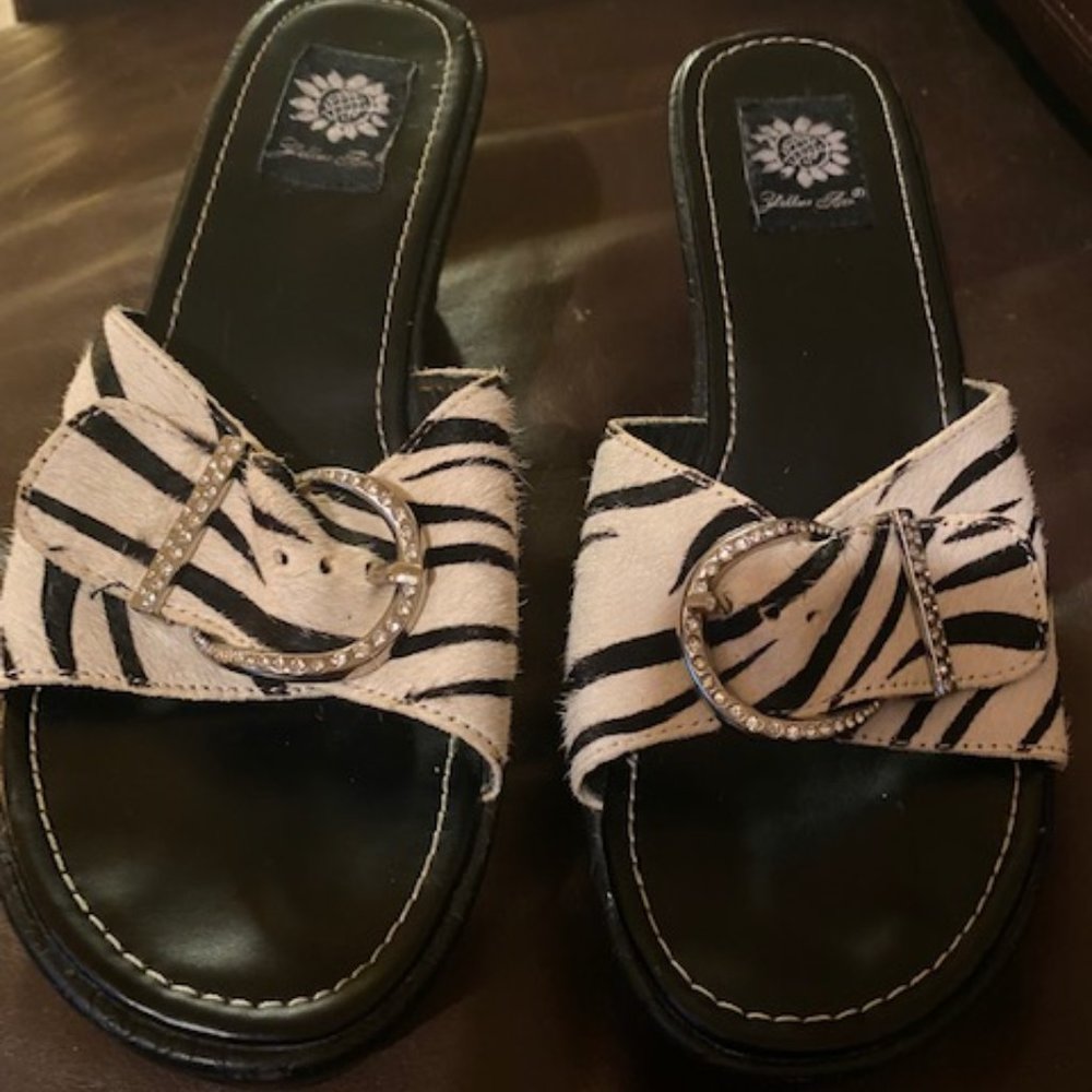 Yellow Box Women's Sz 8.5Zebra Print Calf Hair Leather Buckle Strap Slip On Heel